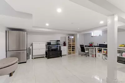 557 Woodbury Road, Plainview, NY 11803 - Photo 28