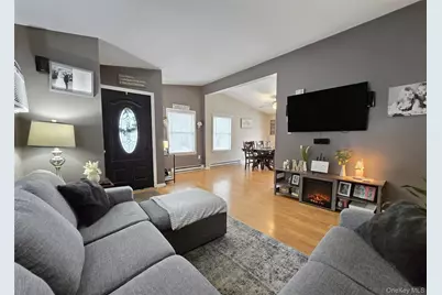 1462 Claas Avenue, Holbrook, NY 11741 - Photo 2