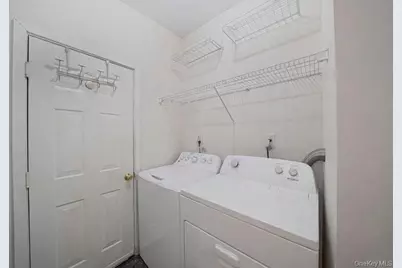 120 Cranberry Court, Melville, NY 11747 - Photo 20