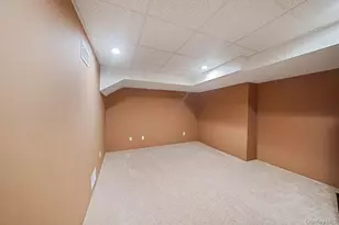 120 Cranberry Ct, Melville, NY 11747 - Photo 32