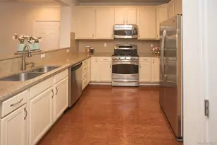 919 Saratoga Ln, Fishkill, NY 12524 - Photo 12