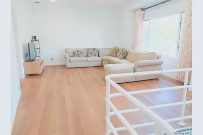 23 Clinton Lane, Jericho, NY 11753 - Photo 2