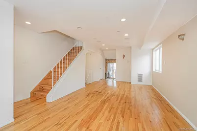 61 Merivale Lane, New York, NY 10304 - Photo 8