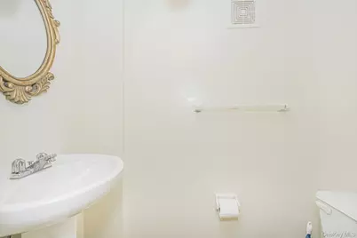 61 Merivale Lane, New York, NY 10304 - Photo 12