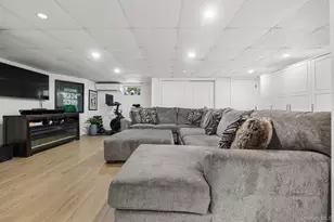 461 Wolf Hill Rd, Dix Hills, NY 11746 - Photo 28