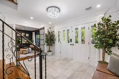 461 Wolf Hill Road, Dix Hills, NY 11746 - Photo 4