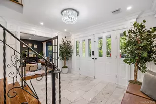 461 Wolf Hill Rd, Dix Hills, NY 11746 - Photo 4