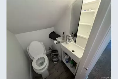 100 Clubhouse Road, Bellmore, NY 11710 - Photo 18