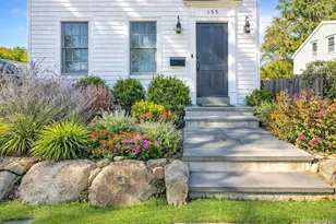 155 Bridge St, Greenport, NY 11944 - Photo 2