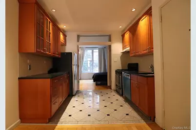 528 W 46th Street #3E, New York, NY 10036 - Photo 2