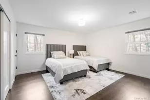 9 E Stemmer Ln, Suffern, NY 10901 - Photo 8