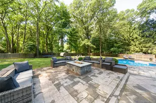 9 E Stemmer Ln, Suffern, NY 10901 - Photo 18