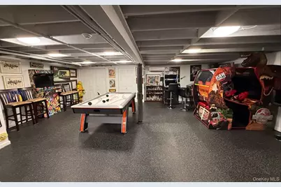 15 Tiber Road, Oyster Bay, NY 11791 - Photo 30