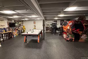 15 Tiber Rd, Oyster Bay, NY 11791 - Photo 30