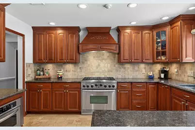 15 Tiber Road, Oyster Bay, NY 11791 - Photo 10