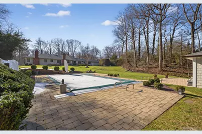 15 Tiber Road, Oyster Bay, NY 11791 - Photo 38