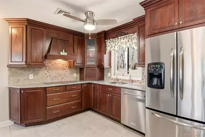 741 10th Street, Islip Terrace, NY 11752 - Photo 14