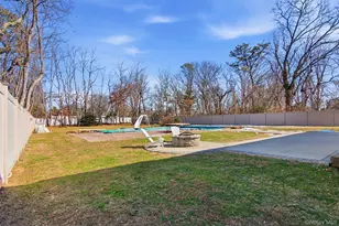 741 10th St, Islip Terrace, NY 11752 - Photo 36