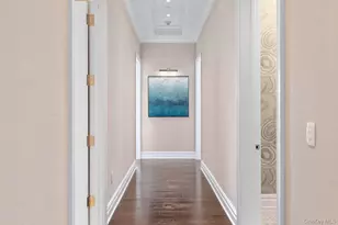 6000 Royal Ct, North Hills, NY 11040 - Photo 24