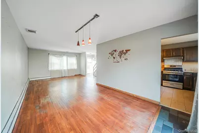 75 Oakcrest Avenue, Farmingville, NY 11738 - Photo 6