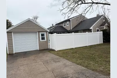 3251 Neptune Avenue, Oceanside, NY 11572 - Photo 14