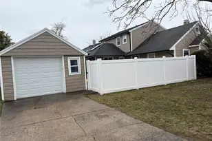 3251 Neptune Ave, Oceanside, NY 11572 - Photo 14