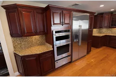 39 West Lane, Bay Shore, NY 11706 - Photo 6