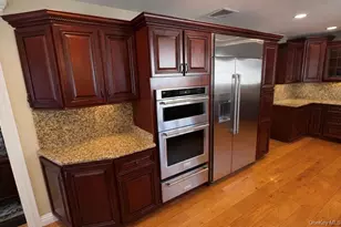 39 West Ln, Bay Shore, NY 11706 - Photo 6