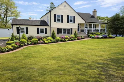 39 West Lane, Bay Shore, NY 11706 - Photo 1