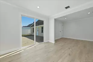 38 Bobolink Ln, Levittown, NY 11756 - Photo 16