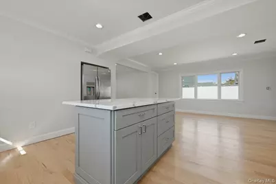 38 Bobolink Lane, Levittown, NY 11756 - Photo 6