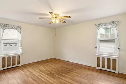 15 Geranium Avenue, Floral Park, NY 11001 - Photo 26
