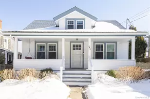 446 6th St, Greenport, NY 11944 - Photo 16