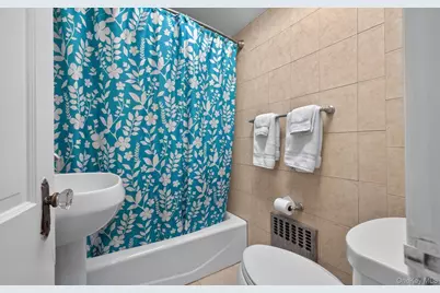 3992 William Street, Seaford, NY 11783 - Photo 18