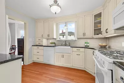 319 Melbourne Avenue, Mamaroneck, NY 10543 - Photo 14