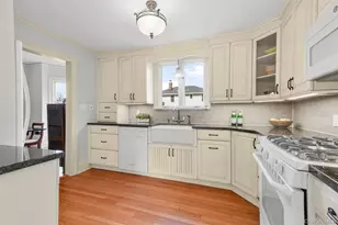 319 Melbourne Ave, Mamaroneck, NY 10543 - Photo 14