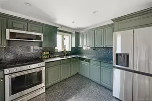 141-16 11th Ave, Whitestone, NY 11357 - Photo 8