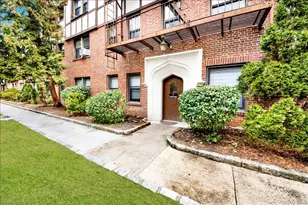 7 Greenridge Ave, White Plains, NY 10601 - Photo 2