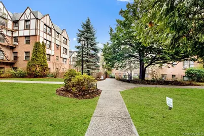 7 Greenridge Avenue #B8, White Plains, NY 10601 - Photo 4