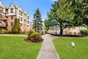 7 Greenridge Ave, White Plains, NY 10601 - Photo 4