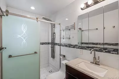 5020 Clearview Expressway, Oakland Gardens, NY 11364 - Photo 22