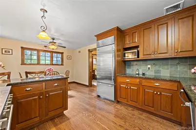 378 Beverly Road, Douglaston, NY 11363 - Photo 18