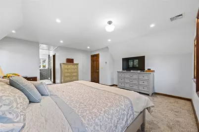 378 Beverly Road, Douglaston, NY 11363 - Photo 22