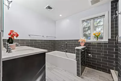 378 Beverly Road, Douglaston, NY 11363 - Photo 30