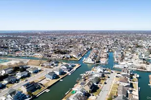 34 Jackson Pl, Massapequa, NY 11758 - Photo 30