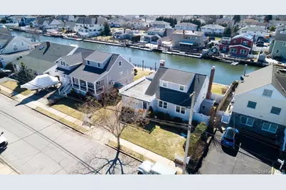 34 Jackson Place, Massapequa, NY 11758 - Photo 32