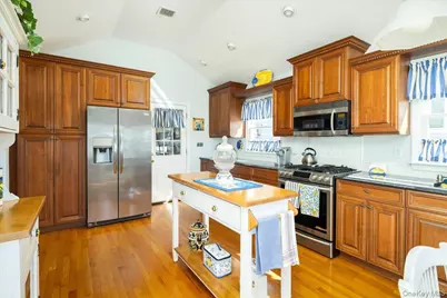 34 Jackson Place, Massapequa, NY 11758 - Photo 10