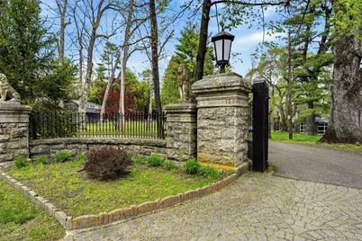 139 Scarborough Road, Briarcliff Manor, NY 10510 - Photo 36