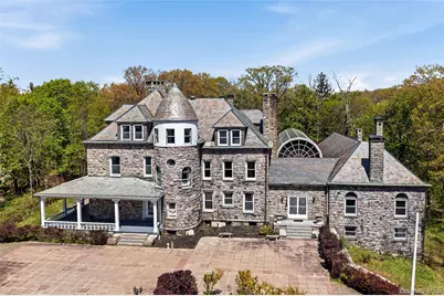 139 Scarborough Road, Briarcliff Manor, NY 10510 - Photo 4
