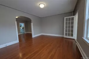 89-32 208th St, Queens Village, NY 11427 - Photo 4